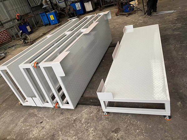 金属可升降平台